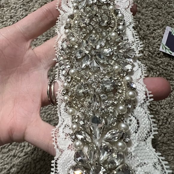 Garters-Toss and Keep - Picture 3 of 7